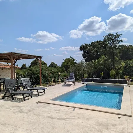 Vakantiehuis Maison Familiale Avec Piscine Privee Et Grand Jardin - Fr-1-653-266