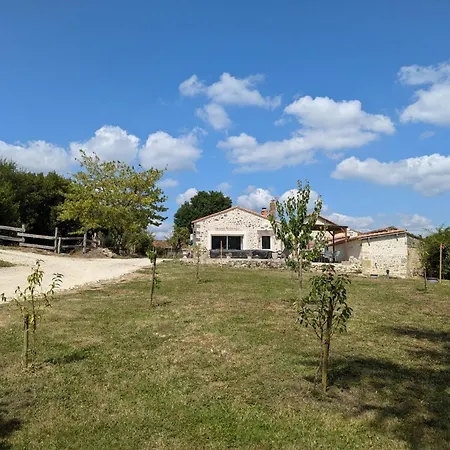 Vakantiehuis Maison Familiale Avec Piscine Privee Et Grand Jardin - Fr-1-653-266