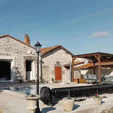Maison Familiale Avec Piscine Privee Et Grand Jardin - Fr-1-653-266 Vakantiehuis Magnac-Lavalette-Villars